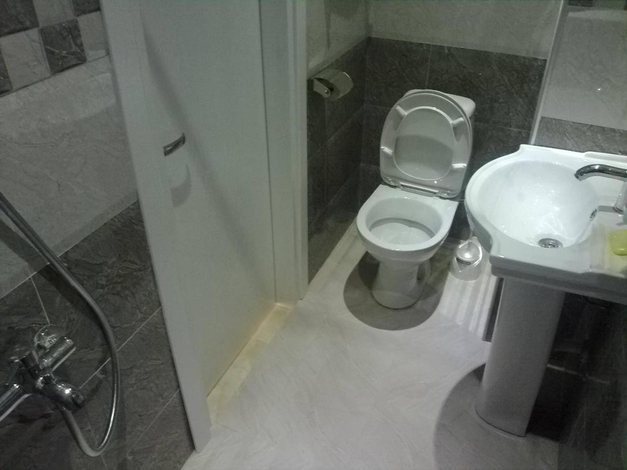 Apartment Face Μπατούμι Εξωτερικό φωτογραφία